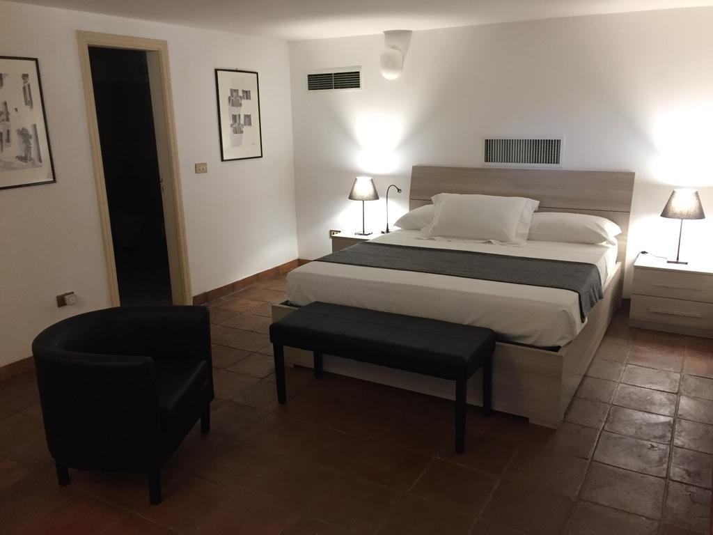 Le Due Pigne (Adults Only) Villa Taranto Exterior photo